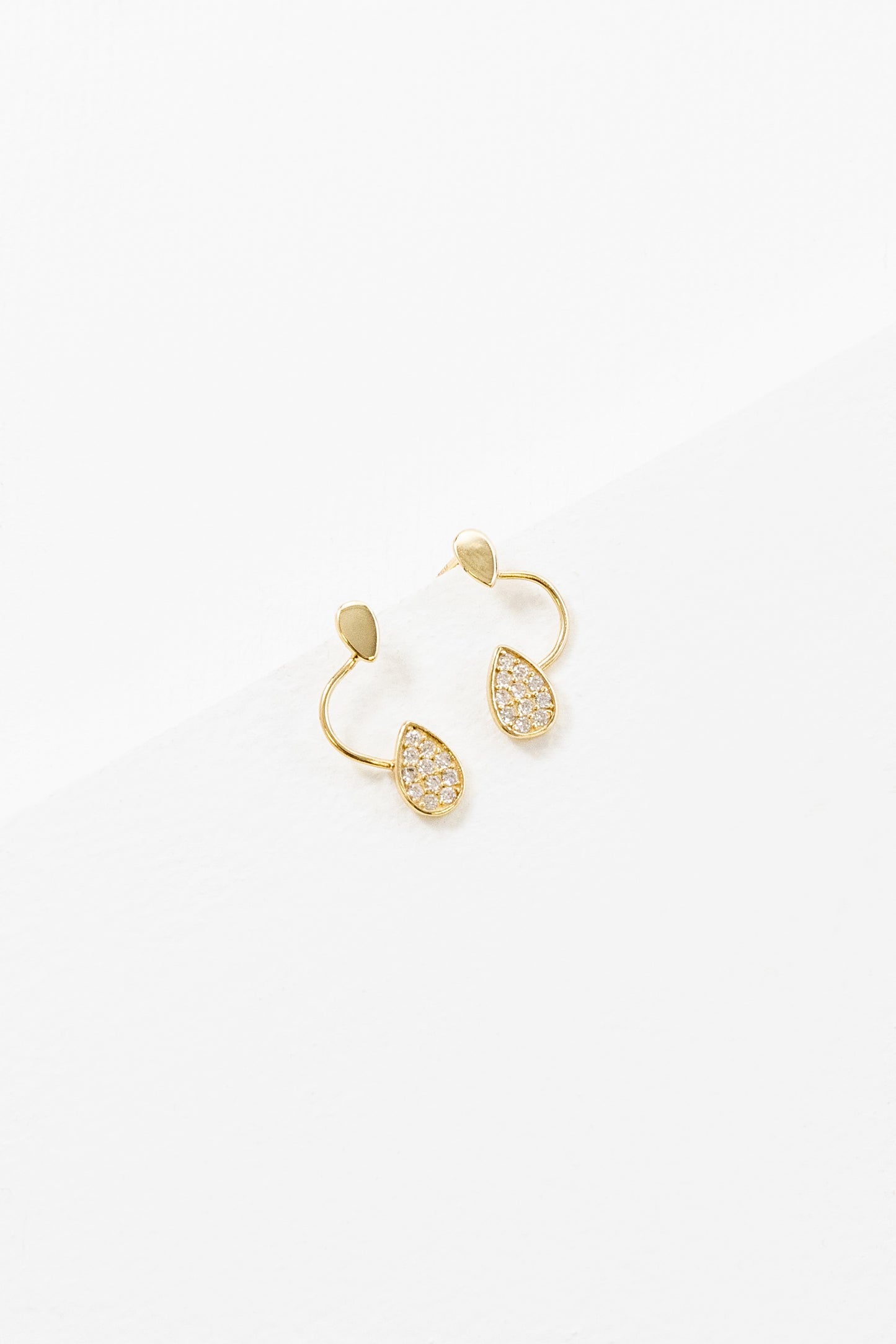 Curved Droplet Earrings (14K Gold)