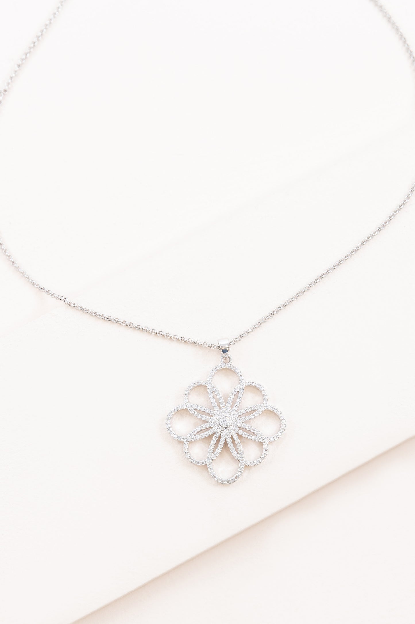 Floral Outline Pendant Necklace | Silver