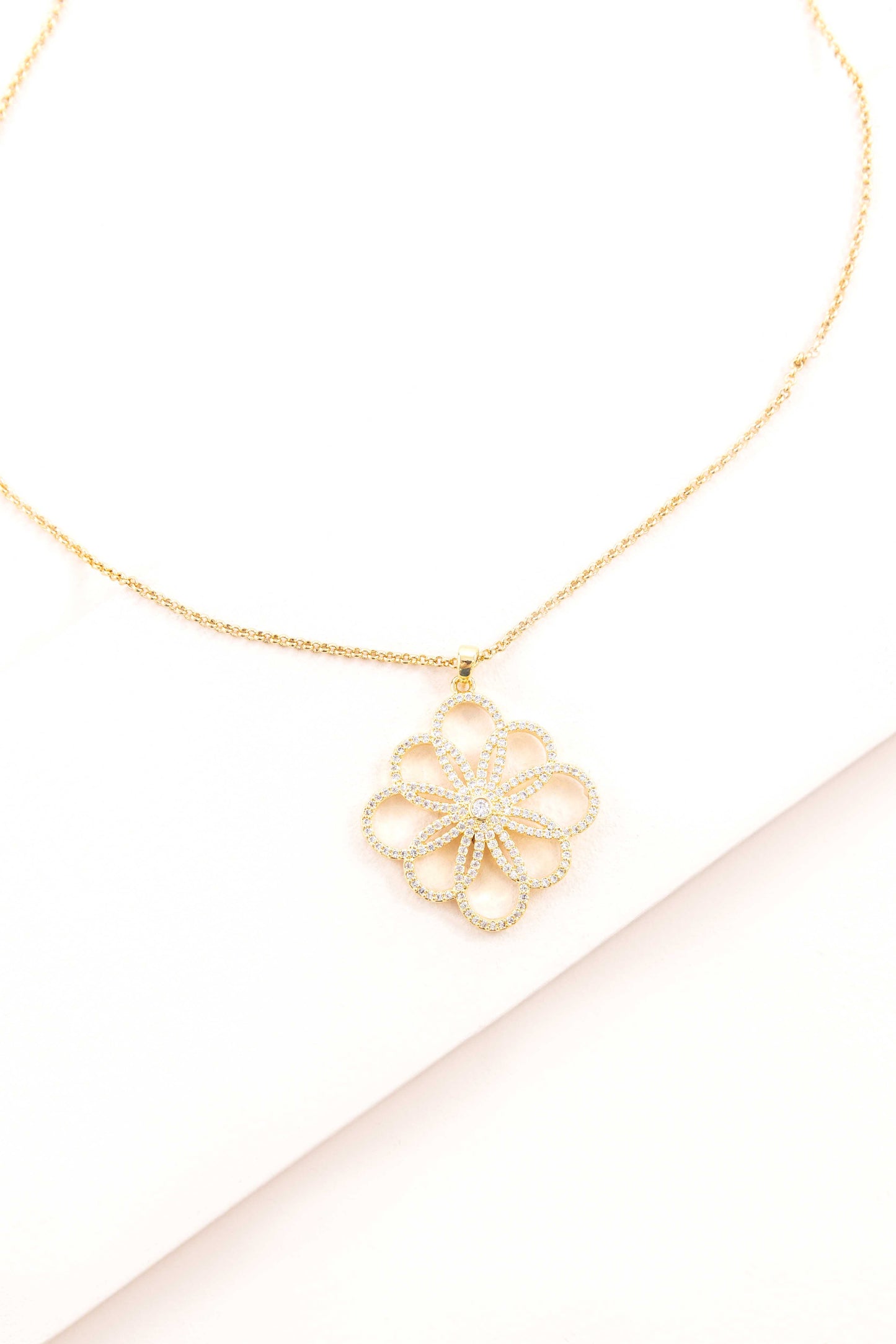 Floral Outline Pendant Necklace | Gold