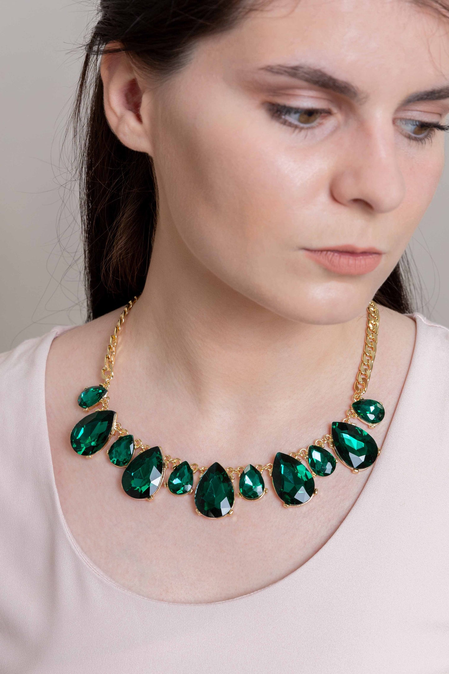 Briel Bejeweled Tear Drop Necklace | Emerald