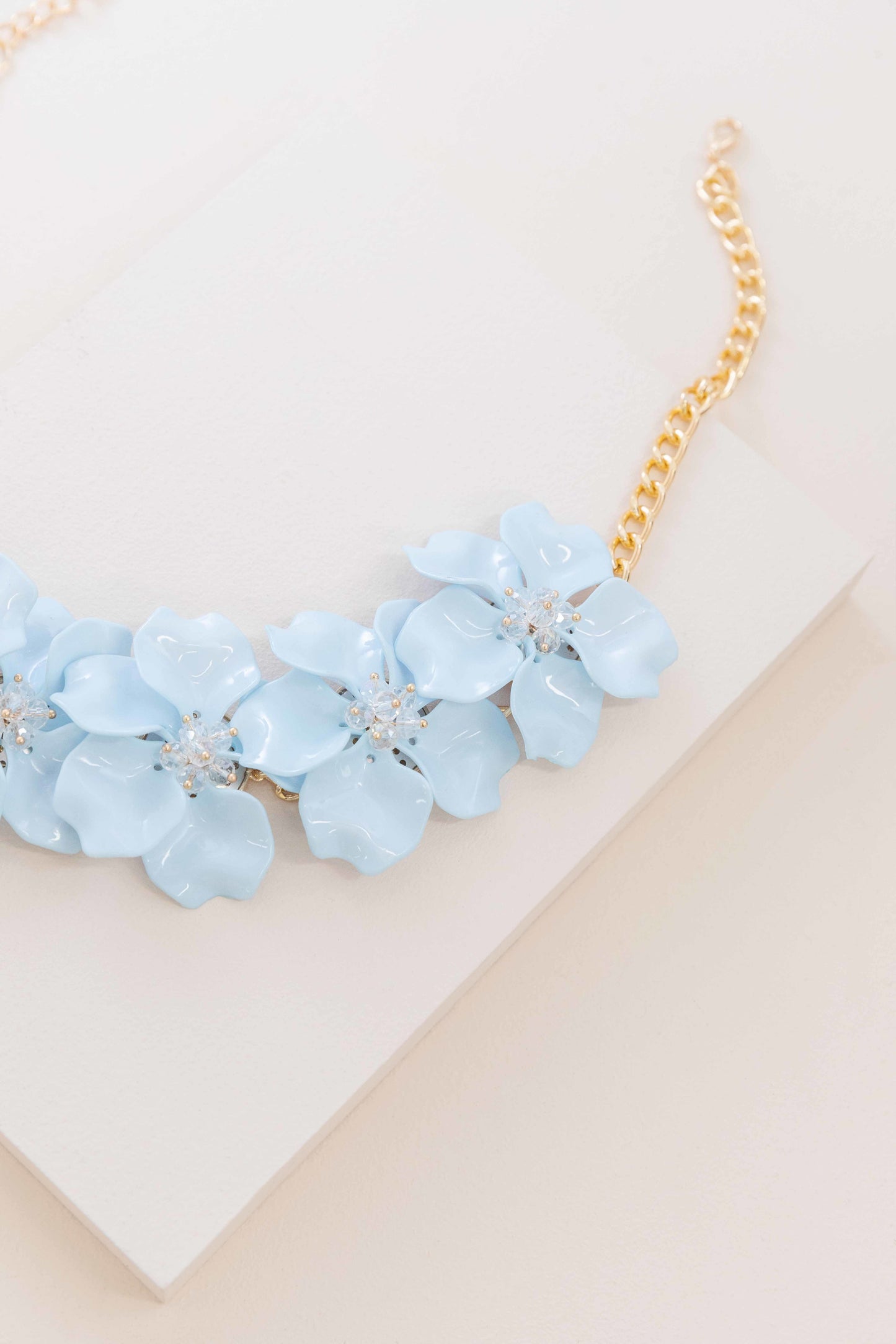 Fresh Flowers Necklace | Baby Blue