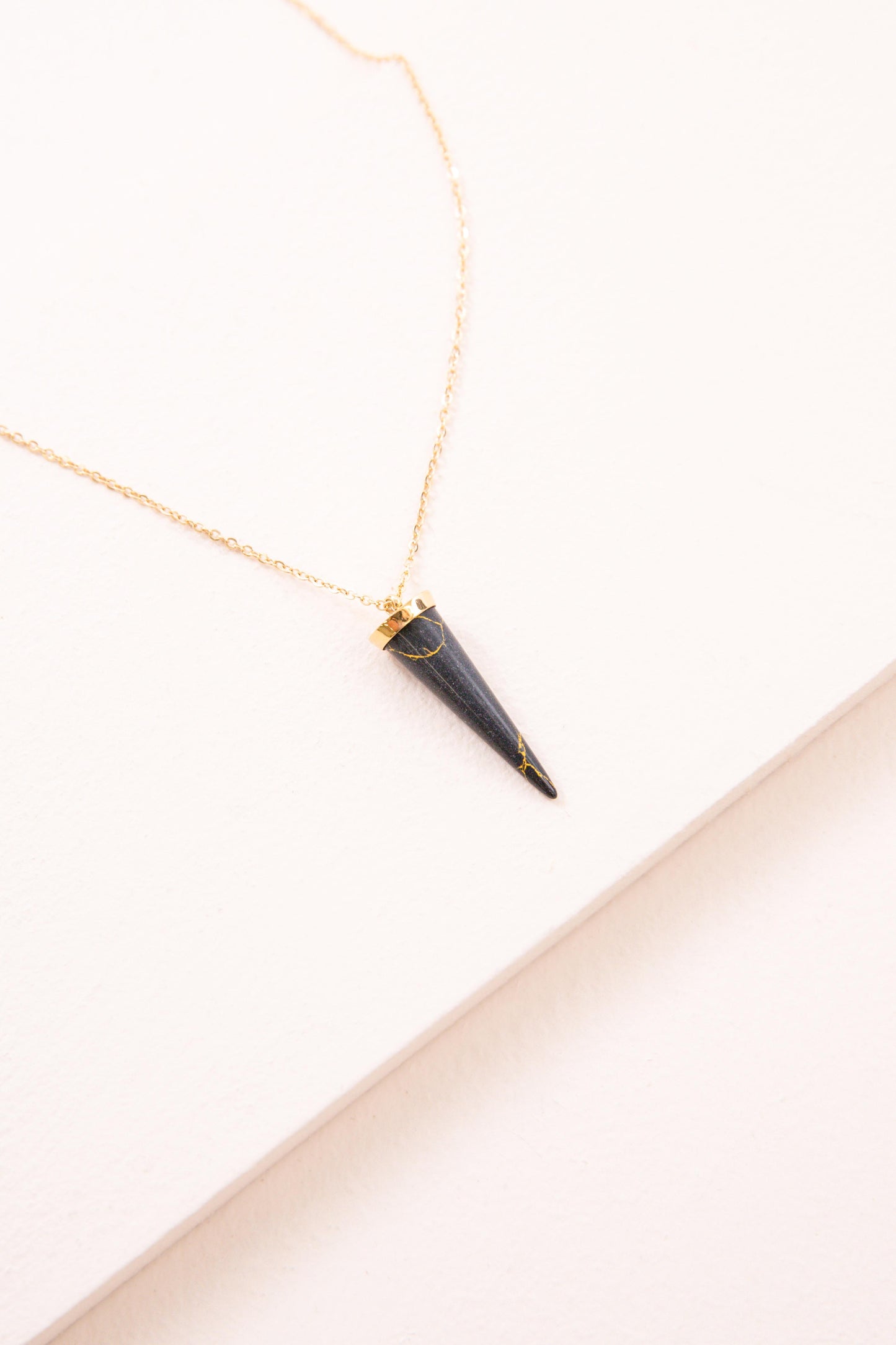 Spike Out Stone Necklace | Black Gold (14K)