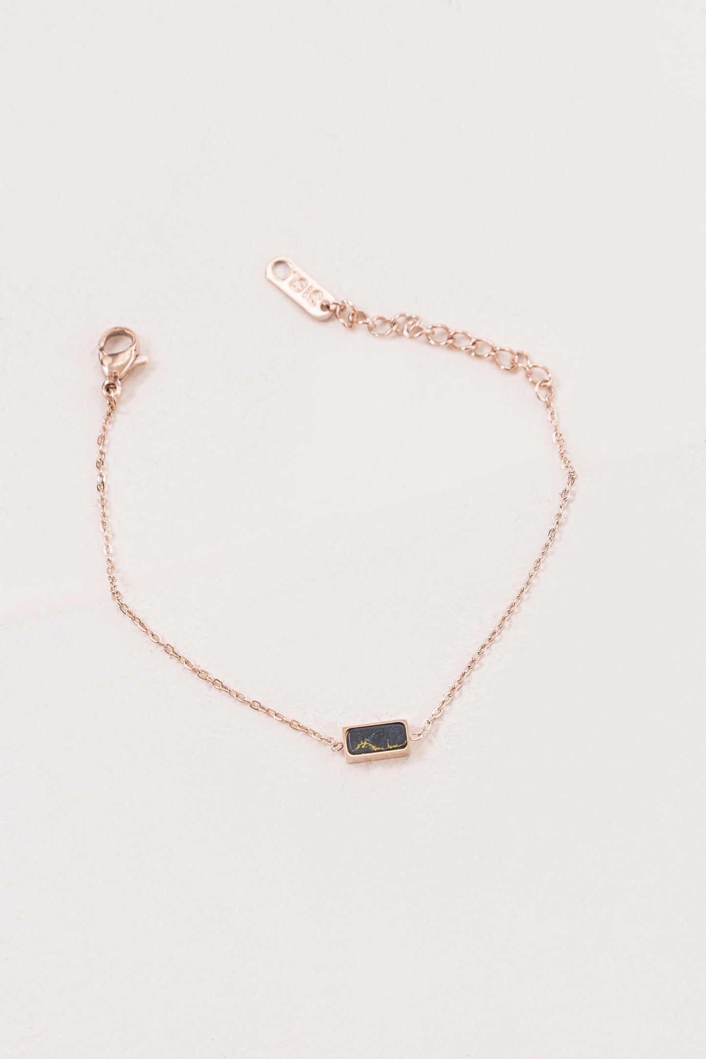 Beaming Bar Stone Bracelet | Rose Gold (14K)