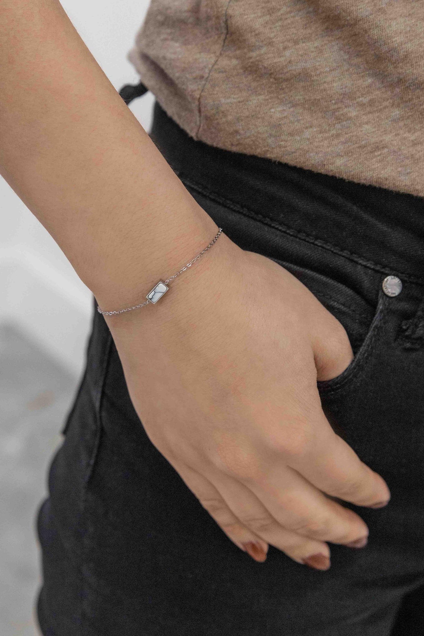 Beaming Bar Stone Bracelet | Silver