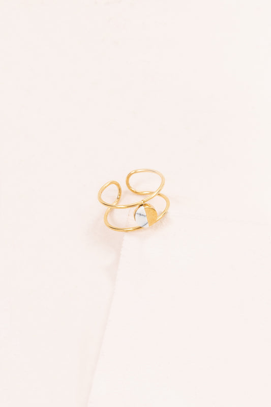 Halfmoon Stone Ring | White (14K)