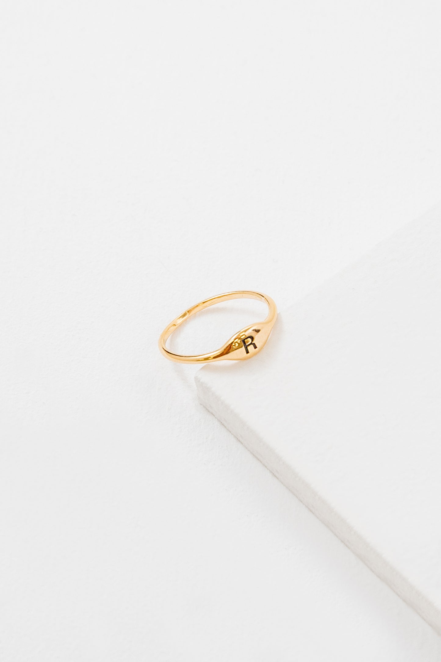 Initial Ring | Size 6